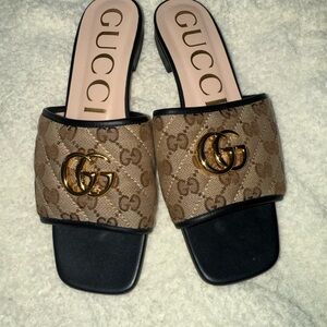 Gucci Women's Tan and Gold Slide Sandals